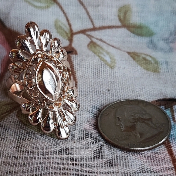 Gold Tone Heavy Plated Large Ring Size 10 3/4 Costume Jewelry - Picture 5 of 5